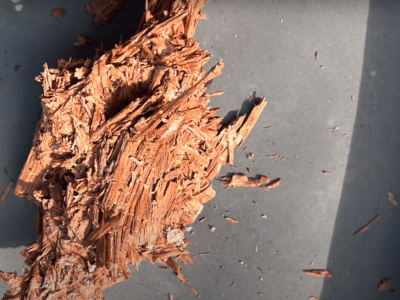 VIDEO: 6 let stará plochá střecha přitížená kačírkem